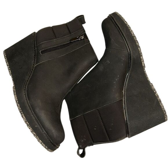 Tom’s Waterproof Black Wedge Ankle Leather/Nylon Boots(Size 8.5) - Picture 4 of 8